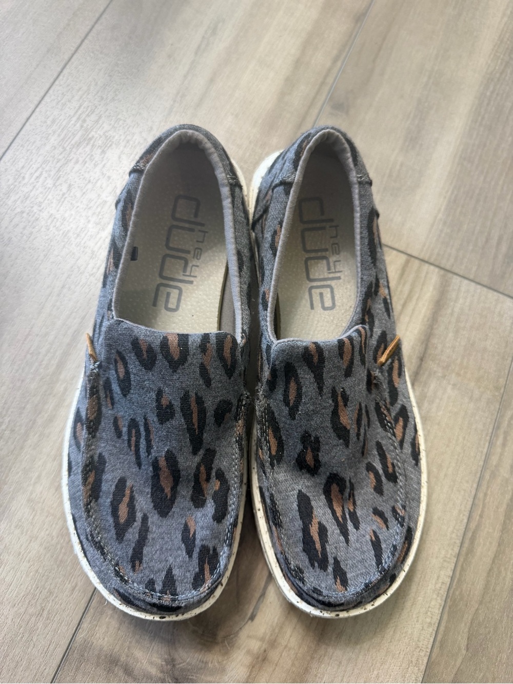 Hey Dude Womens size 7 Slip-On Leopard Print Shoes - Grey/Brown